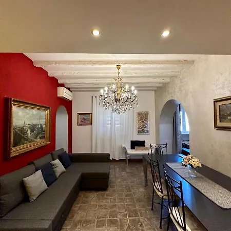 Lejlighed Charlotte Deluxe Apartament Near Piazza Unita