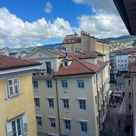 아파트 Charlotte Deluxe Apartament Near Piazza Unita