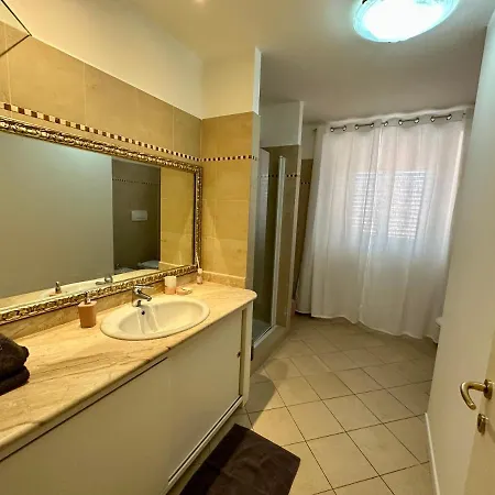 아파트 Charlotte Deluxe Apartament Near Piazza Unita *