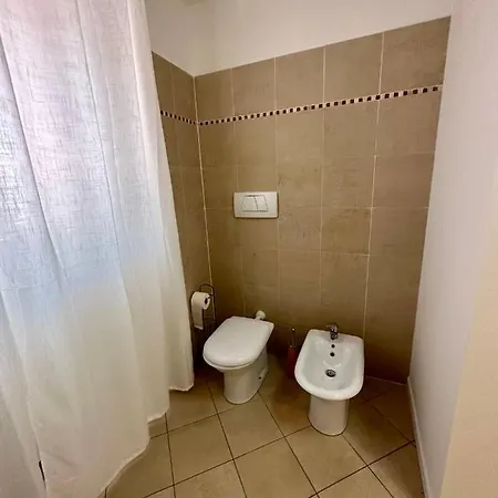 Charlotte Deluxe Apartament Near Piazza Unita 아파트 *